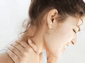 Douleur dans l'ostéocondrose dans le cou